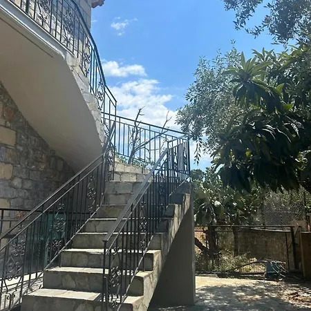 To Petrino Апартаменты